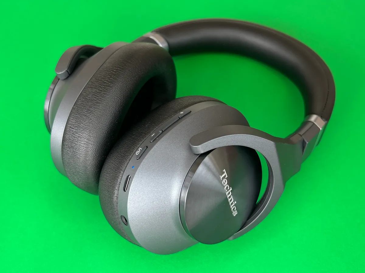 Best Over-Ear Headphones : Wired and Wireless Picks - The Tech Edvocate