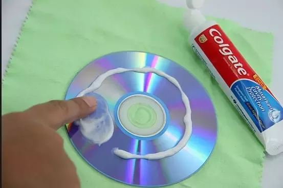 How to Repair a CD With Toothpaste: 8 Steps (with Pictures)