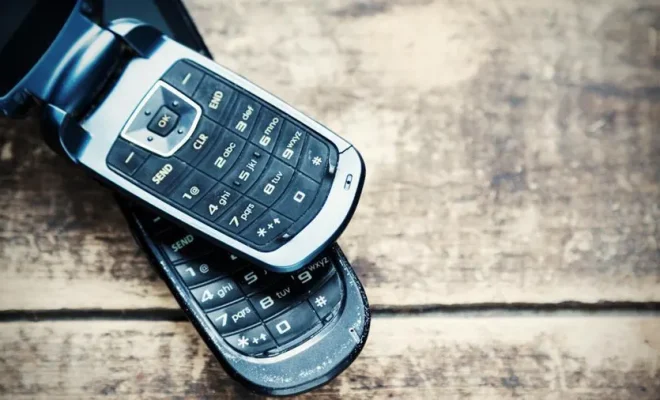 How To Pick The Best Flip Phone For Seniors 2023 - The Tech Edvocate
