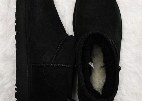 3 Ways to Clean Black Uggs - The Tech Edvocate