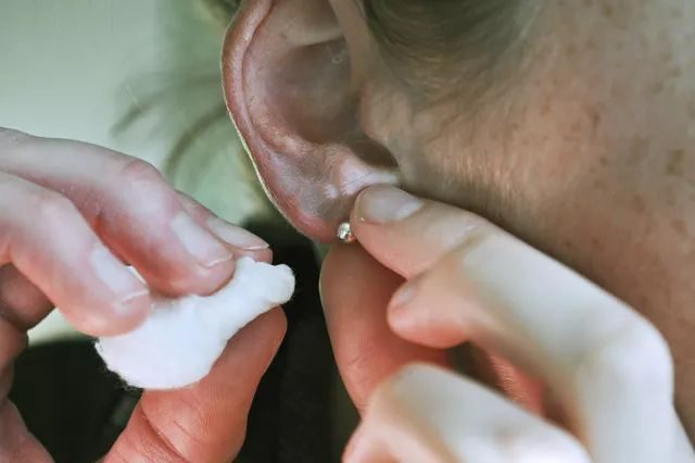 How to Care for Newly Pierced Ears - L'Oréal Paris