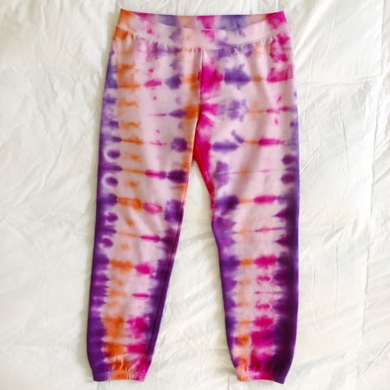 How to Tie Dye Pants: 13 Steps - The Tech Edvocate