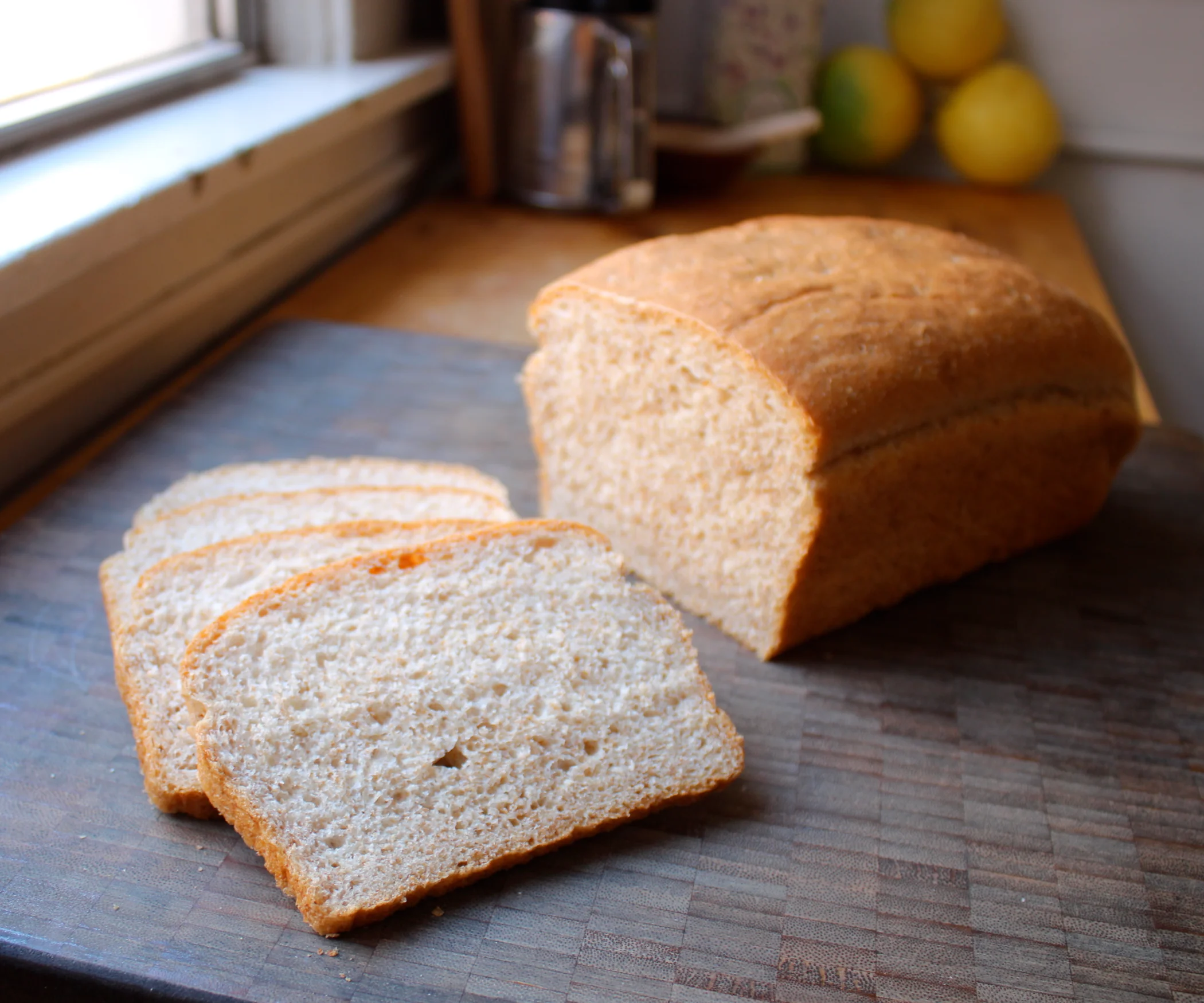 Хлеб на закваске пошаговый рецепт. Хлеб на закваске. Сэндвич с ржаным хлебом. Хлеб кукурузный заварной. Безуглеводный хлеб.